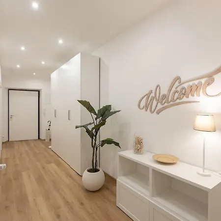 Διαμέρισμα Colosseum Holidays - Three-bedroom Ρώμη