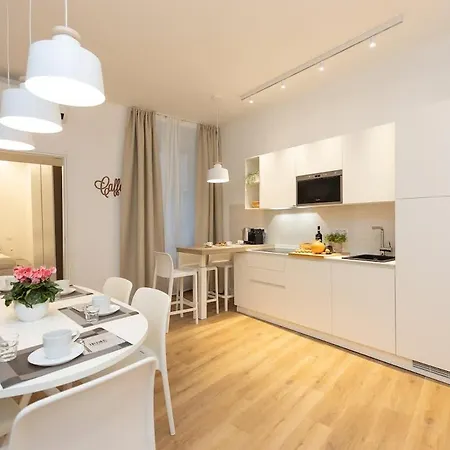 Colosseum Holidays - Three-bedroom * Ρώμη