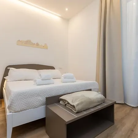 Colosseum Holidays - Three-bedroom Διαμέρισμα