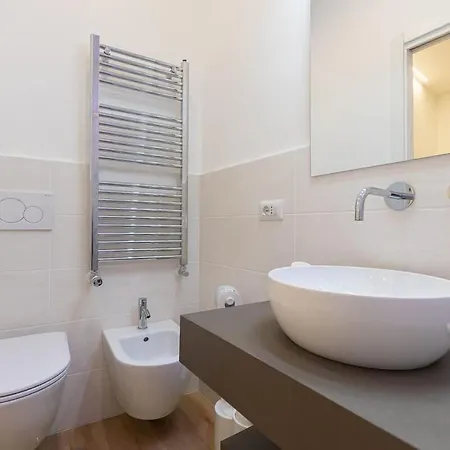Colosseum Holidays - Three-bedroom