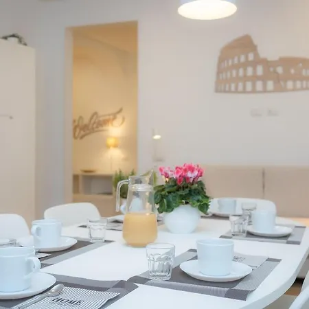 Colosseum Holidays - Three-bedroom