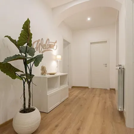 Colosseum Holidays - Three-bedroom Διαμέρισμα *