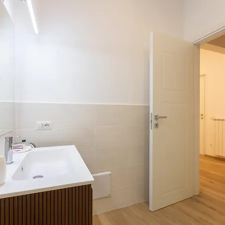 Colosseum Holidays - Three-bedroom شقة *