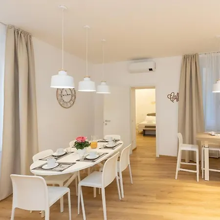 شقة Colosseum Holidays - Three-bedroom روما