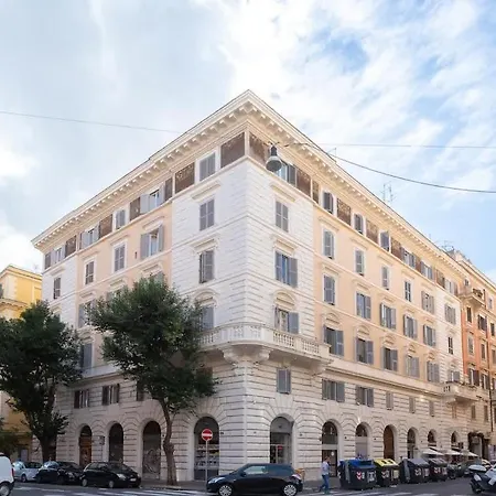 Colosseum Holidays - Three-bedroom *