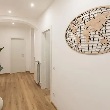 Colosseum Holidays - Three-bedroom *