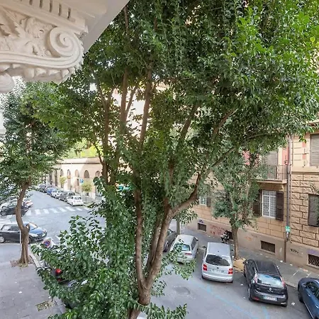 Colosseum Holidays - Three-bedroom * روما